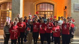 ALZHEİMER HASTA YAKINLARI CUMHURİYET KONSERİ’NDE RAHAT BİR NEFES ALDI