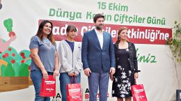 TARSUS BELEDİYESİ ’15 EKİM DÜNYA KADIN ÇİFTÇİLER GÜNÜ’NDE LİMON FİDESİ DAĞITTI