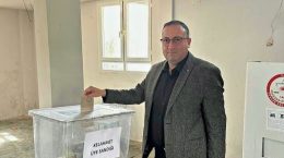 VEYİS AVCI MAZBATASINI ALIYOR
