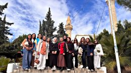 TARSUS ÜNİVERSİTESİ’NİN YENİ ÖĞRENCİLERİ TARİHİ VE KÜLTÜREL MEKÂNLARI KEŞFETTİ