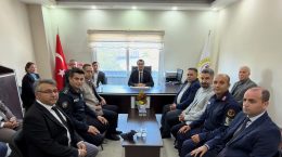 ÇAMLIYAYLA KAYMAKAMI GÜLTEKİN’DEN MUHTARLAR DERNEĞİ’NE ZİYARET