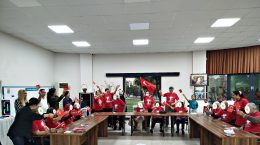 TARSUS’TA DUYGU DOLU ANLAR: ALZHEİMER HASTALARININ ATATÜRK VE CUMHURİYET SEVGİSİ YÜREKLERE DOKUNDU